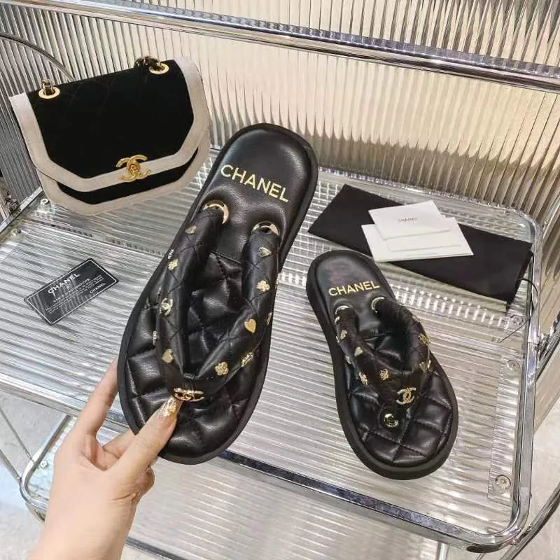 👟👟Ex-factory price 400🐹🐹Women's shoes Women's clothing CHANEL Chanel 2022SS Cjia Xiaoxiang new summer bread slippers Flip-flops flip-flops beach sandals original 7100 purchase development production Xiaoxiang 2023 summer hot style bread slippers Irresistibly cute! The color of macarons and ice cream combined with the chubby figure is like stepping on bread or clouds ☁️Super strong wrapping feeling! Fabric: Original customized super soft sheepskin Lining: Original customized super soft sheepskin Sole: Exclusive molded ultra-light foam outsole Sole thickness: 2CM Size: 35-40
